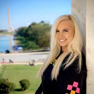 Meet your Posher, Lena